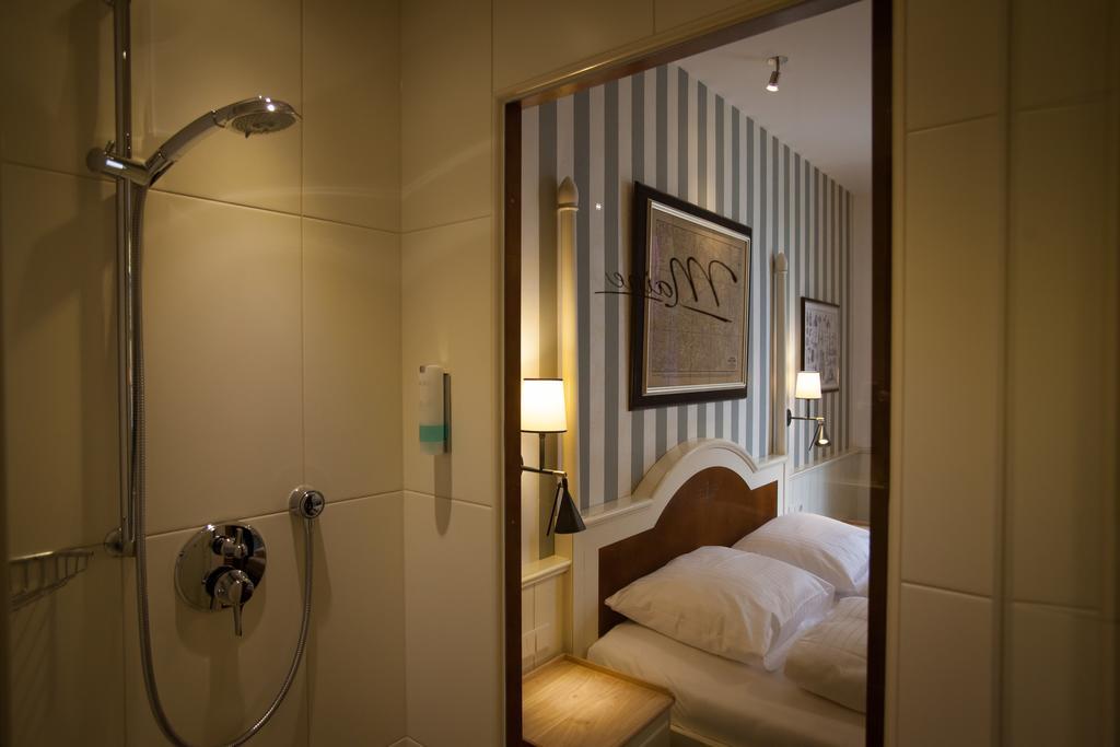 Hotel 4 Rust Pokoj fotografie
